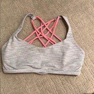 Lululemon Free to be size 6 grey stripe/ pink bra